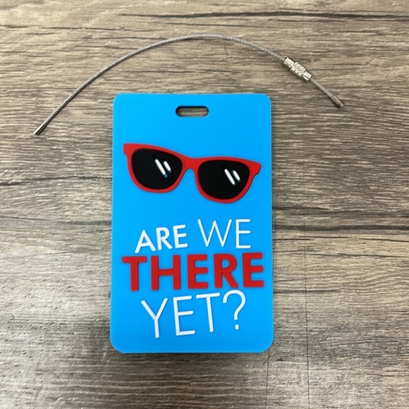 Blue Luggage Tag with Red Sunglasses Design " Are We There Yet?" - Picture 1 of 3